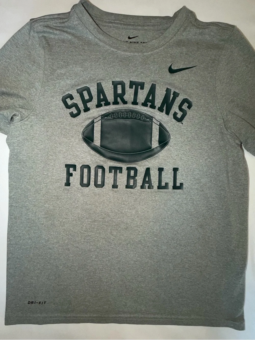Nike Dri-Fit Tee with Green Print Boys L. MSU Football. Michigan State C1 edpm